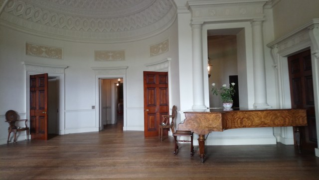 ห้องโถงด้านบน The top hall